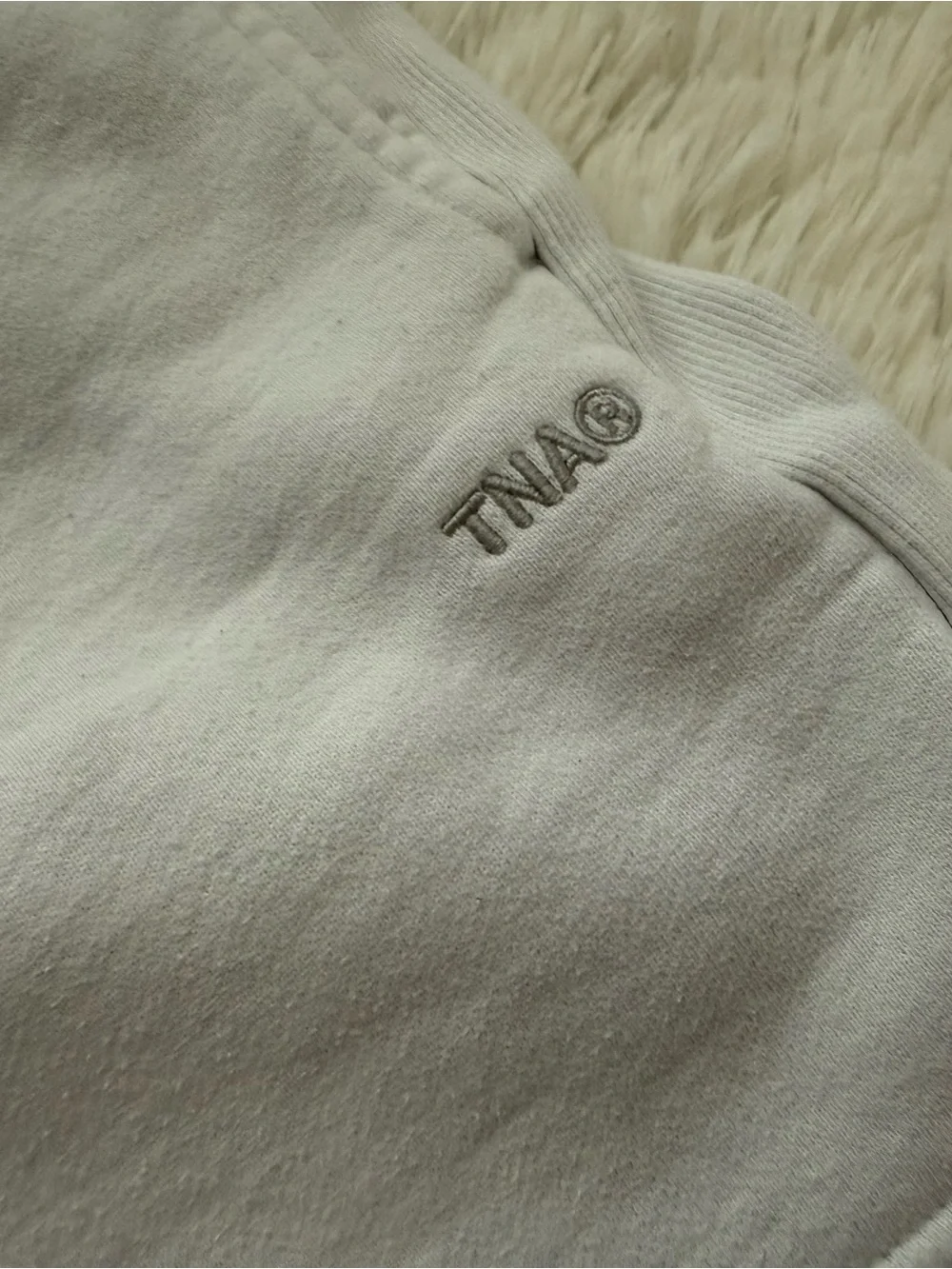 Aritzia TNA Cozy Fleece Boyfriend Sweat Shorts White Size Small